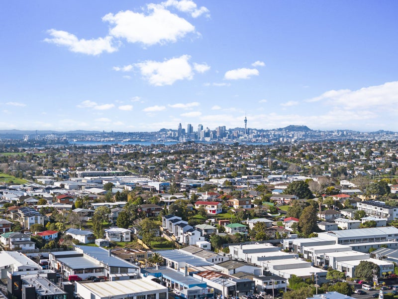 10 Marcel Place, Glenfield, Auckland - Carousel 1