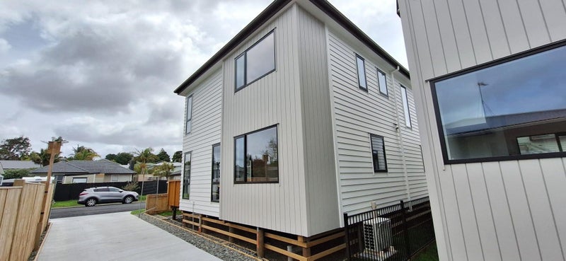 37 Sylvia Road, Hillcrest, Auckland - Carousel 1
