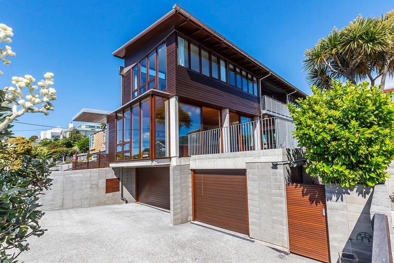 93 Seatoun Heights Road, Seatoun, Wellington - Carousel 1