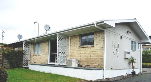 2/38 Bent Street, Putāruru - Carousel 1