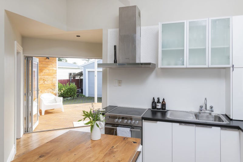 8 Sievwright Lane, Whataupoko, Gisborne - Carousel 2