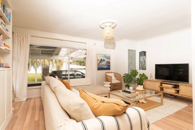 11A Mizpah Road, Waiake, Auckland - Carousel 2