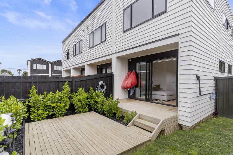 7/11 Mareth Street, Panmure, Auckland - Carousel 1