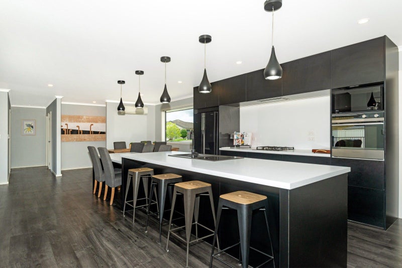 15 Sterling Park, Lytton West, Gisborne - Carousel 2