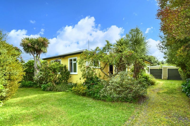 9 Moyna Avenue, Dallington, Christchurch - Carousel 1