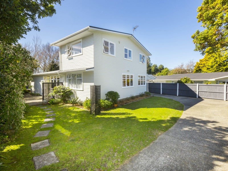 43 Burns Grove, Trentham, Upper Hutt - Carousel 1