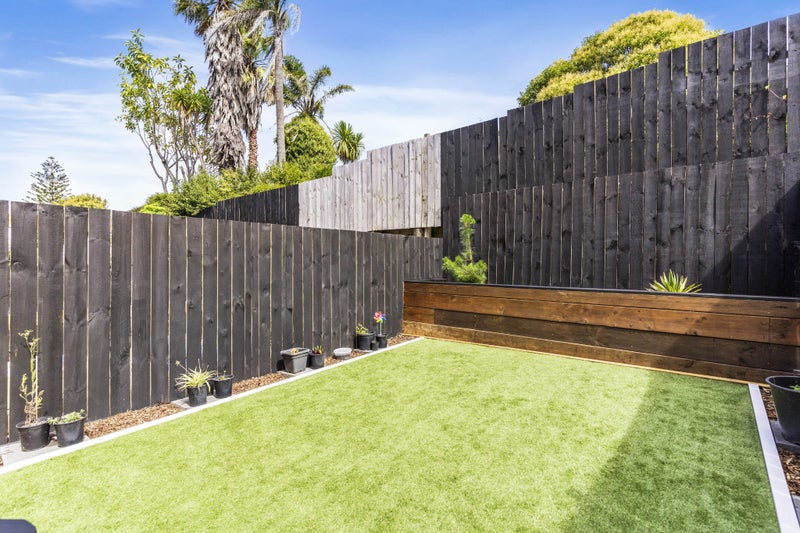 5 Impatiens Lane, Massey, Auckland - Carousel 2