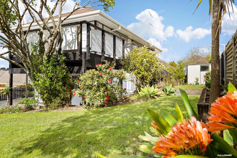 1/6 Strabo Place, Windsor Park, Auckland - Carousel 2