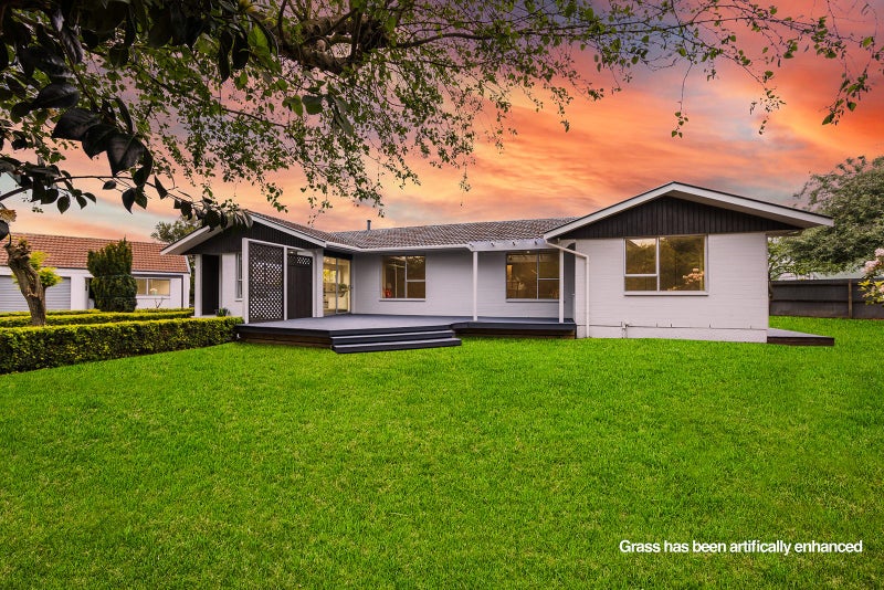 21 De Bloge Place, Burwood, Christchurch - Carousel 1