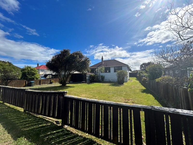 45 Main Road, Titahi Bay, Porirua - Carousel 1