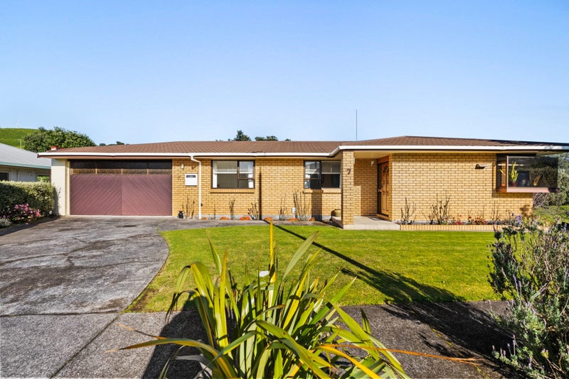 7 Squire Place, Blagdon, New Plymouth - Carousel 2