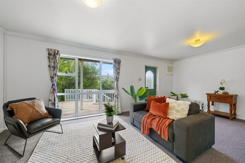 5 Victory Crescent, Tawa, Wellington - Carousel 2