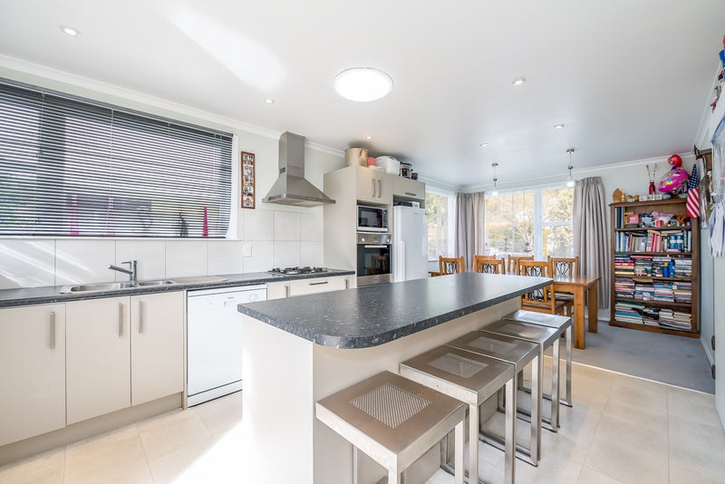 18 Helvetia Grove, Naenae, Lower Hutt - Carousel 2