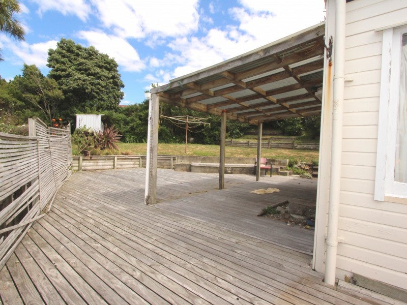 17 Pikarere Street, Titahi Bay, Porirua - Carousel 17