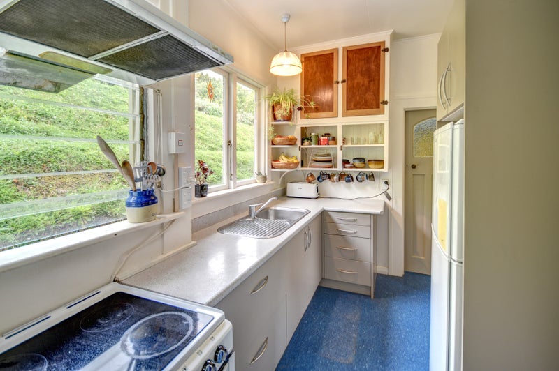 34 Adderley Terrace, Ravensbourne, Dunedin - Carousel 2