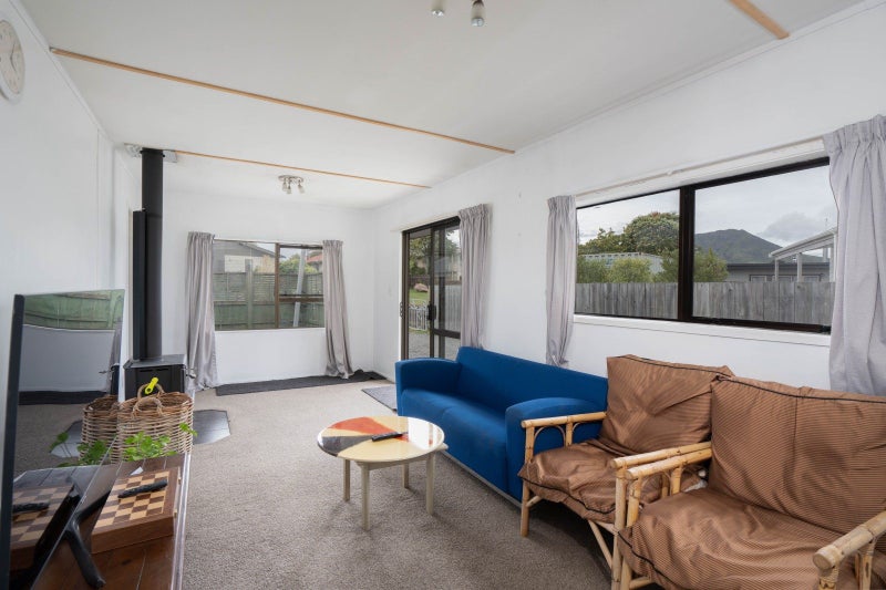 2/1 Glengarry Place, Hilltop, Taupō - Carousel 2