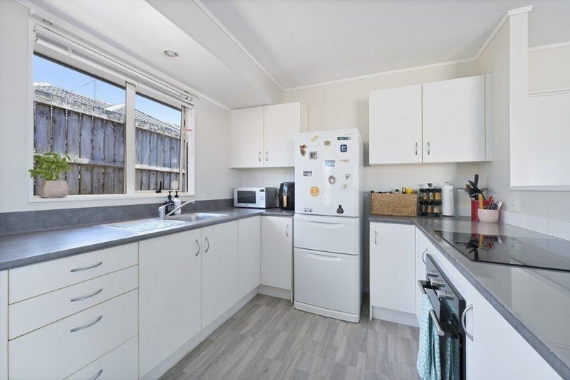 13 Legacy Drive, Henderson, Auckland - Carousel 2