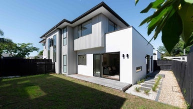 3/64 Banbury Crescent, Fairfield, Hamilton - Carousel 1