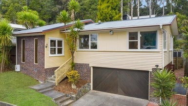22 Daffodil Street, Titirangi, Auckland - Carousel 1