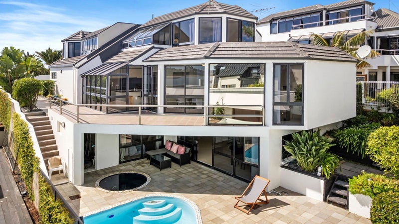 10A Te Akau Crescent, Bucklands Beach, Auckland - Carousel 1