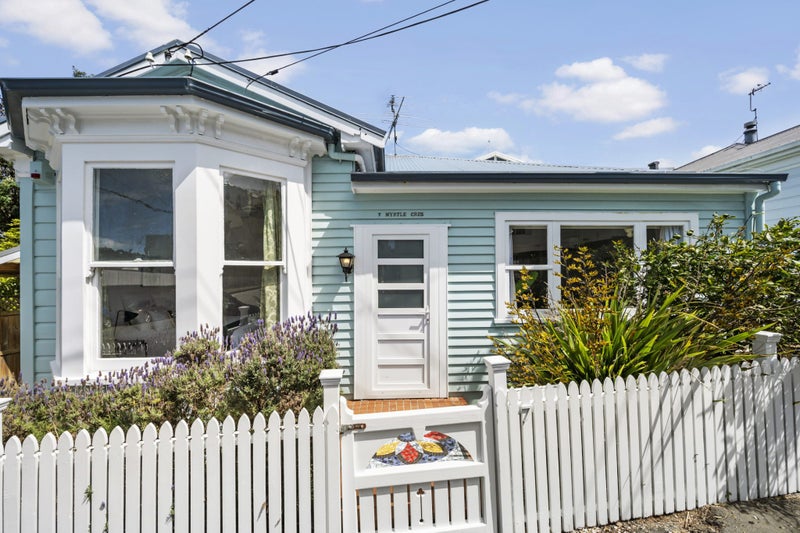 7 Myrtle Crescent, Mount Cook, Wellington - Carousel 1