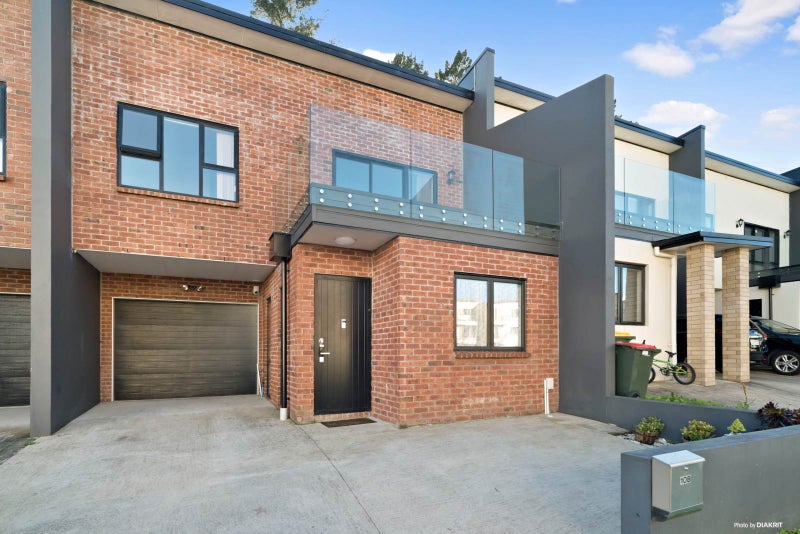 10B Carlos DR, Flat Bush, Auckland - Carousel 1