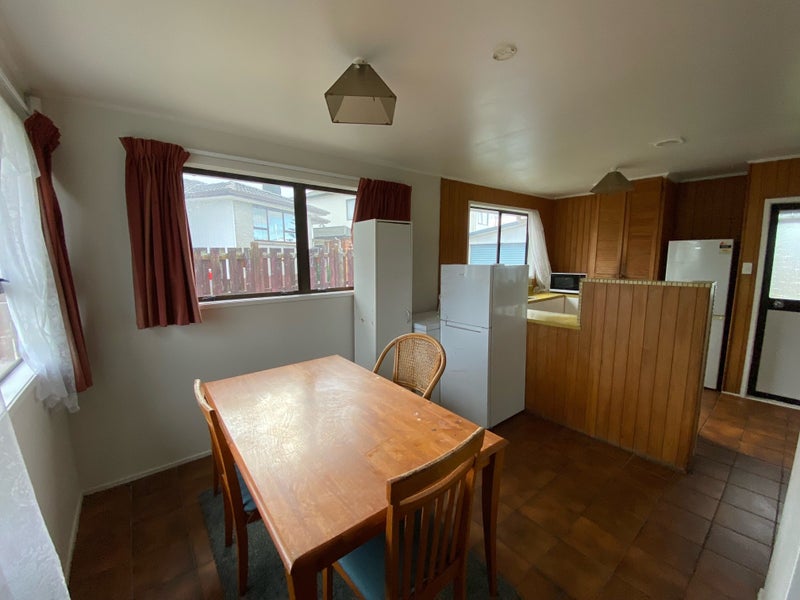 13 Foyle Place, Glendene, Auckland - Carousel 2