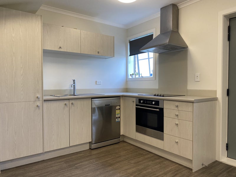 23 Chiefs Court, Hamilton East, Hamilton - Carousel 2