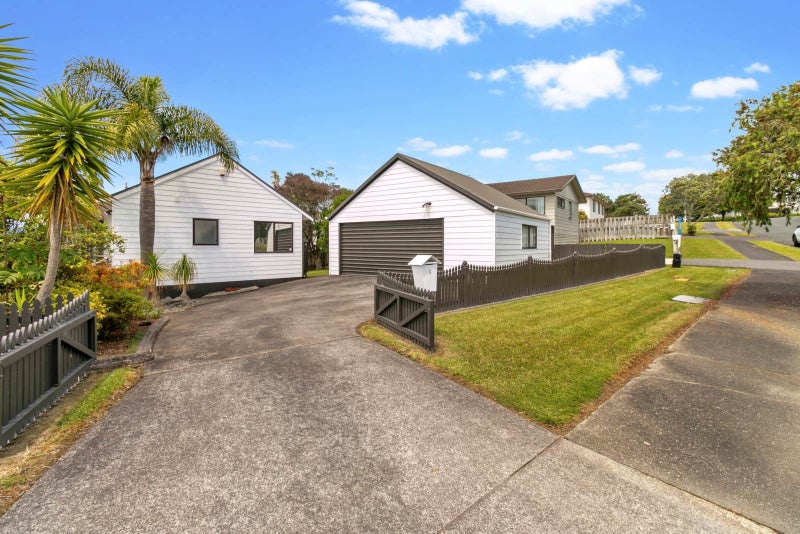 5 Ebony Place, Massey, Auckland - Carousel 1