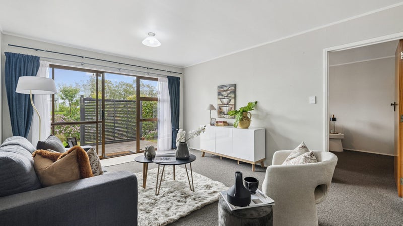 2/14 Menary Street, Papakura, Auckland - Carousel 1