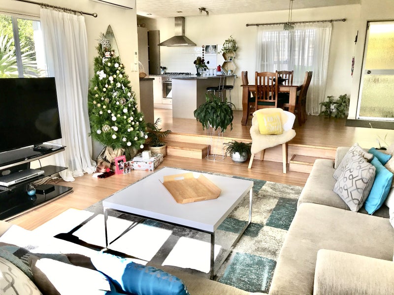 1 Remus Place, Totara Vale, Auckland - Carousel 1