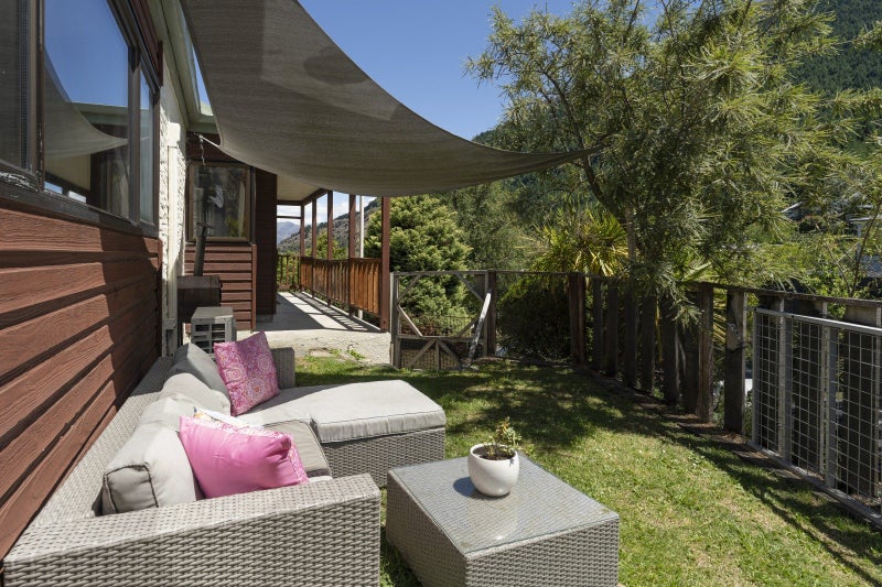 10 Watts Road, Fernhill, Queenstown - Carousel 2