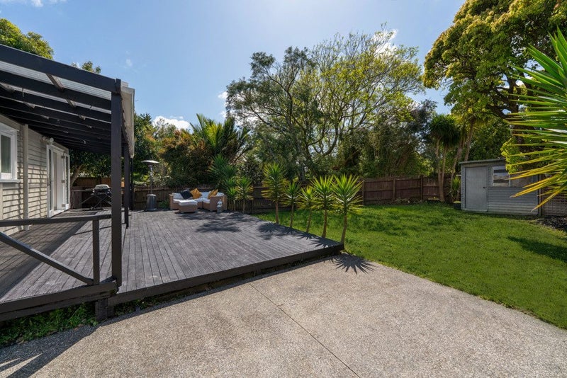 98 Millbrook Road, Sunnyvale, Auckland - Carousel 1