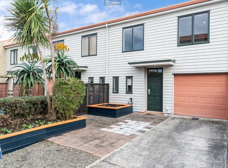 3/1 Ambrico Place, New Lynn, Auckland - Carousel 1