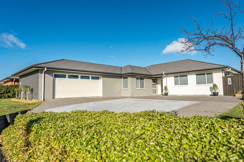 37 Magnolia Crescent, Tawhero, Whanganui - Carousel 1