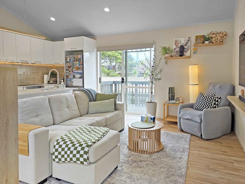 86A Colwill Road, Massey, Auckland - Carousel 1