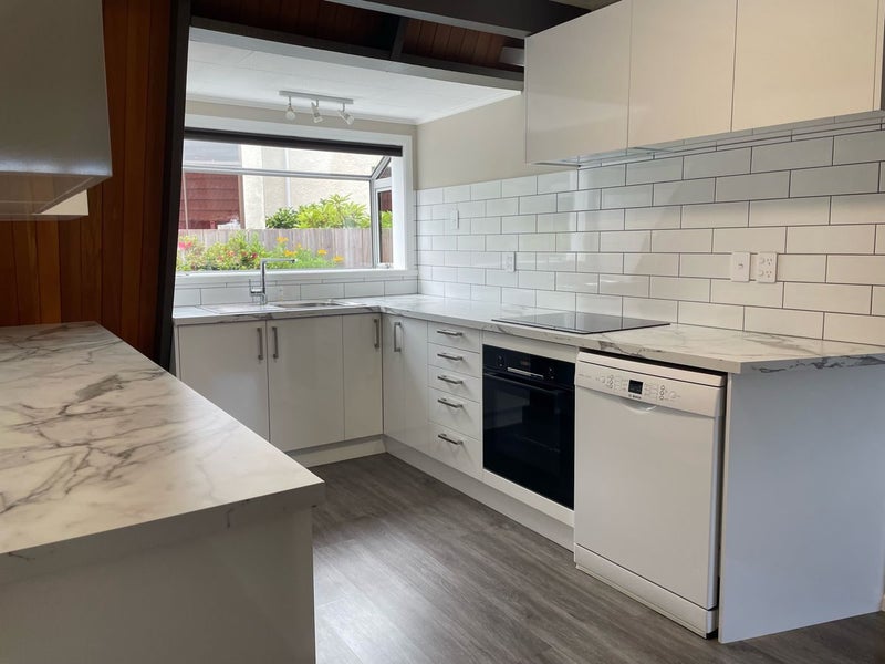 57 Greenacres Street, Macandrew Bay, Dunedin - Carousel 2