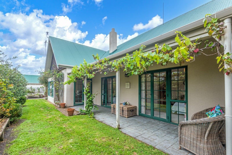 6 Wanganui Road, Marton - Carousel 1
