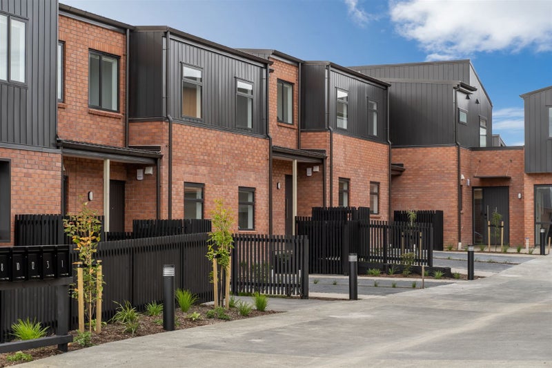 8 Mahinga Kai Way, Belmont, Auckland - Carousel 1