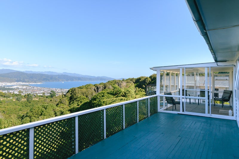 53 Acacia Avenue, Maungaraki, Lower Hutt - Carousel 1