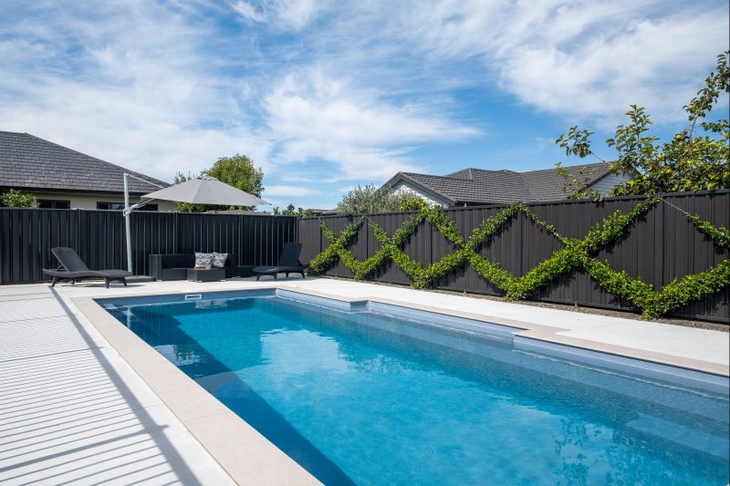 10 Donald Place, Frimley, Hastings - Carousel 2