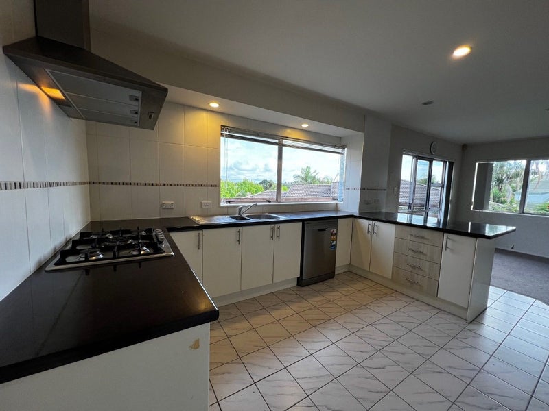 6 Sandpiper Grove, Unsworth Heights, Auckland - Carousel 2