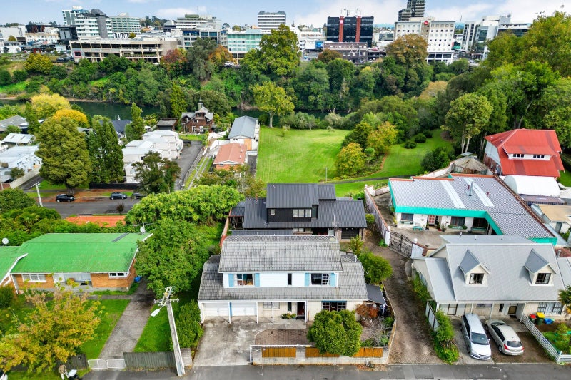 2/165 River Road, Hamilton East, Hamilton - Carousel 1