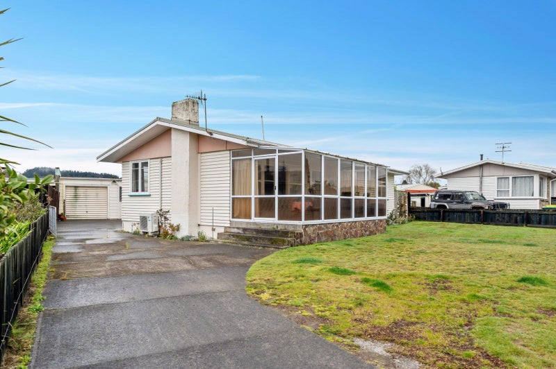 13 Clouston Crescent, Fenton Park, Rotorua - Carousel 1