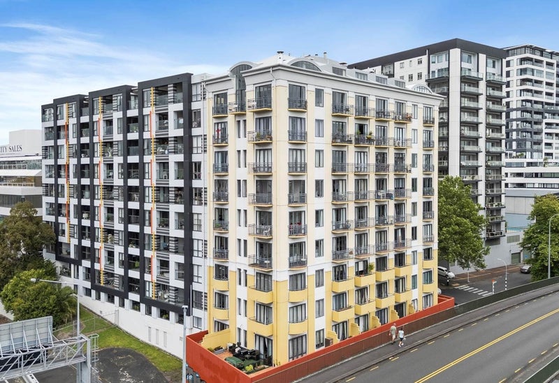 2C/11 Howe Street, Auckland Central, Auckland - Carousel 1