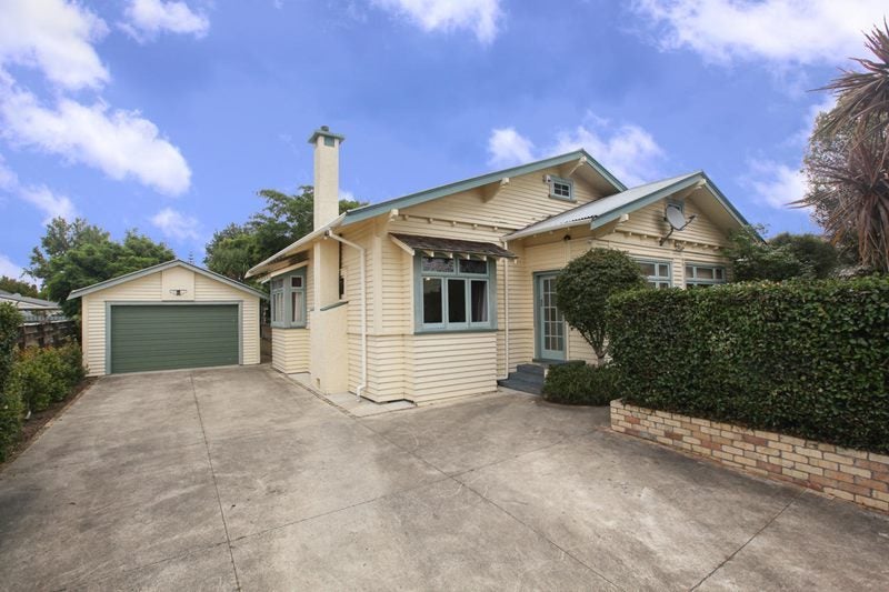 14 Myrtle Street, Hamilton East, Hamilton - Carousel 2