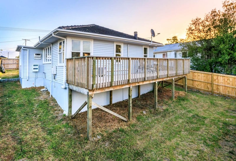 46 Waipani Road, Te Atatu Peninsula, Auckland - Carousel 15