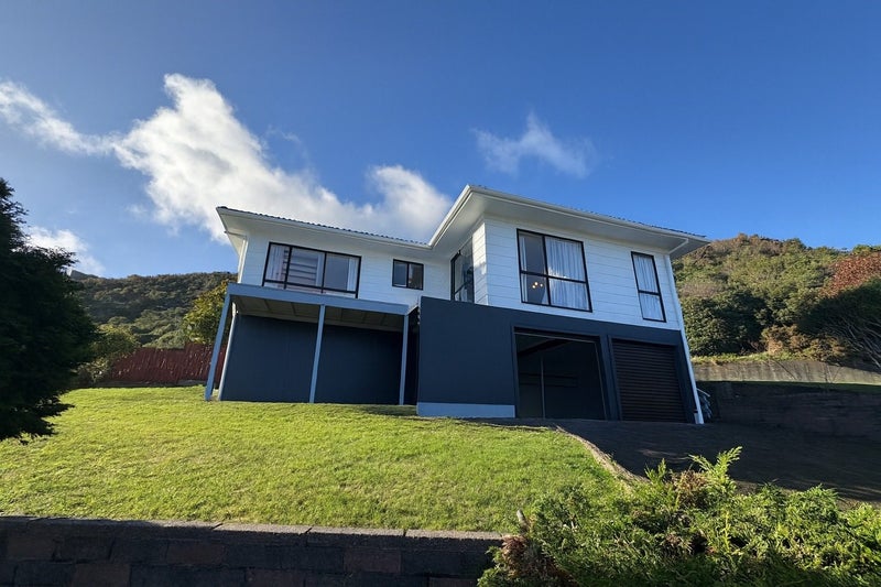 60 Montgomery Avenue, Karori, Wellington - Carousel 1
