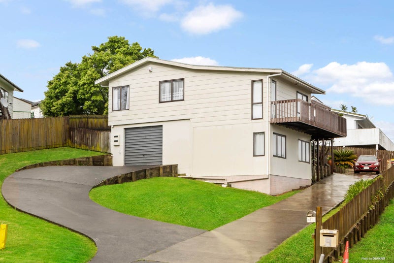11 Sentosa Place, Clover Park, Auckland - Carousel 1