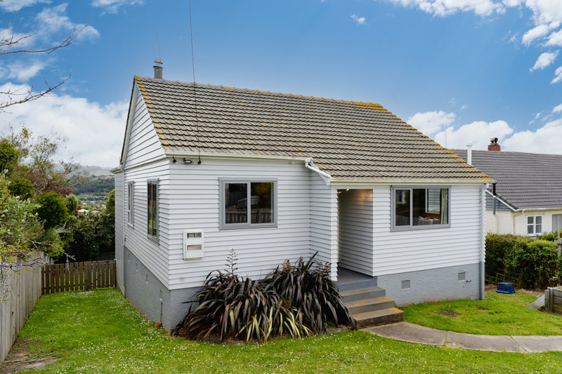 32 Dornoch Street, Kew, Dunedin - Carousel 1